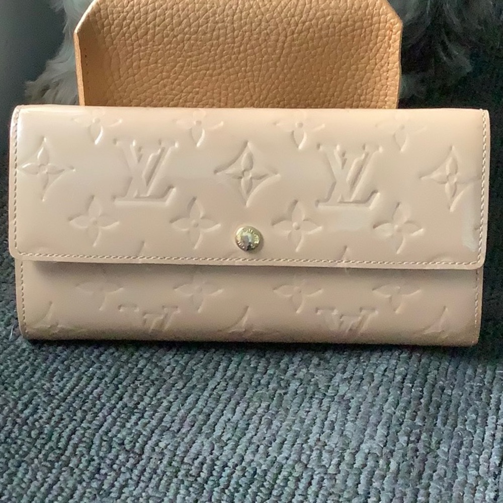 Authentic LV Monogram Vernis wallet